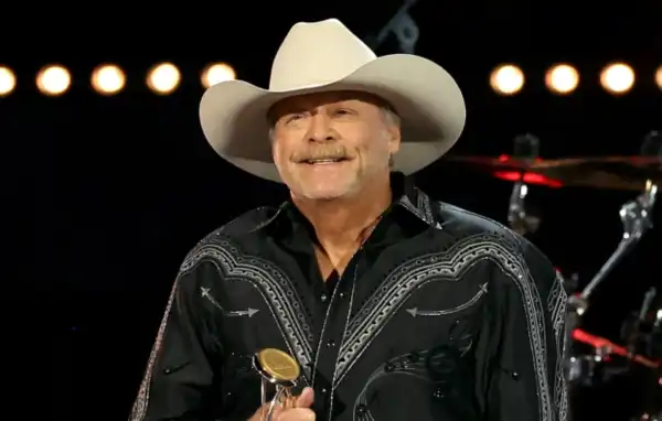 Biography & Net Worth Of Alan Jackson