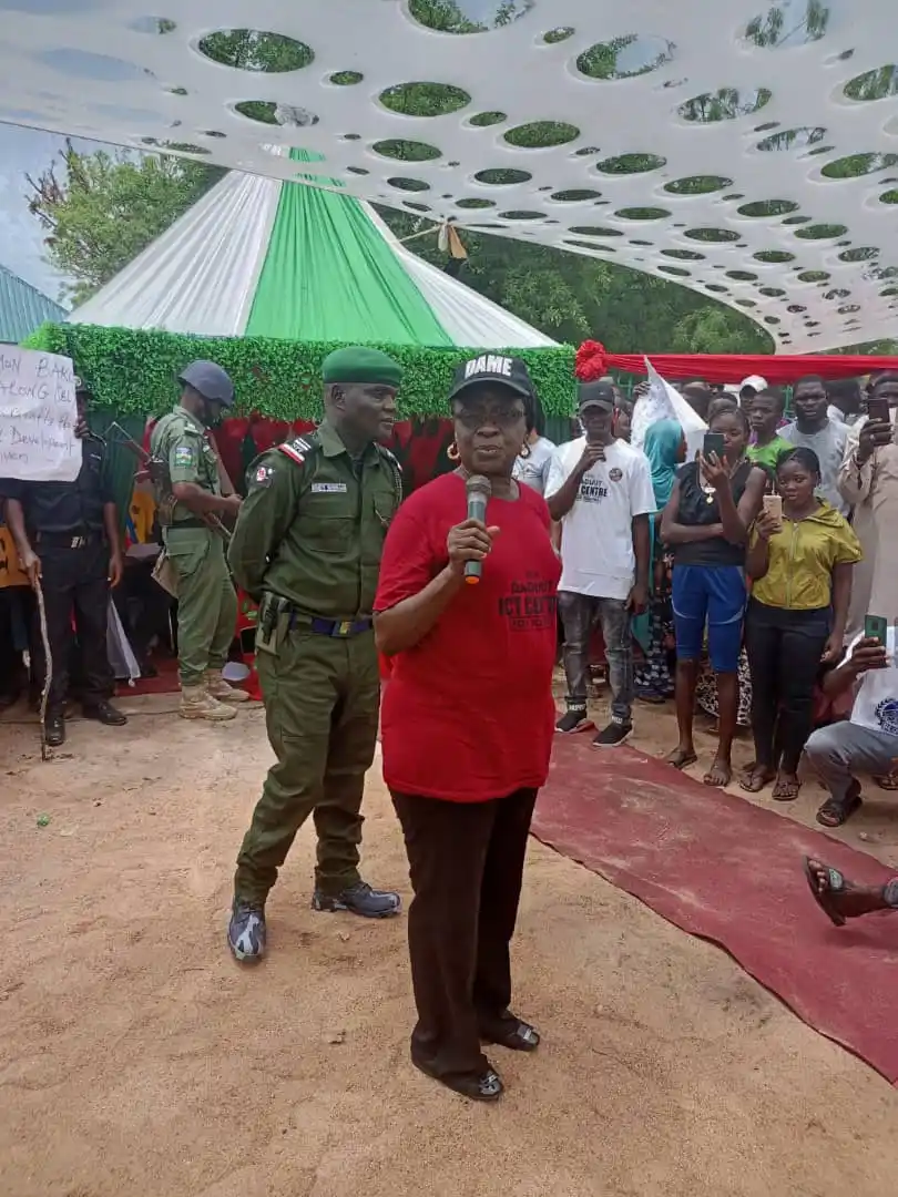 Plateau South Women, Youths Faults Sahara Reporters Report On Senator Daduut