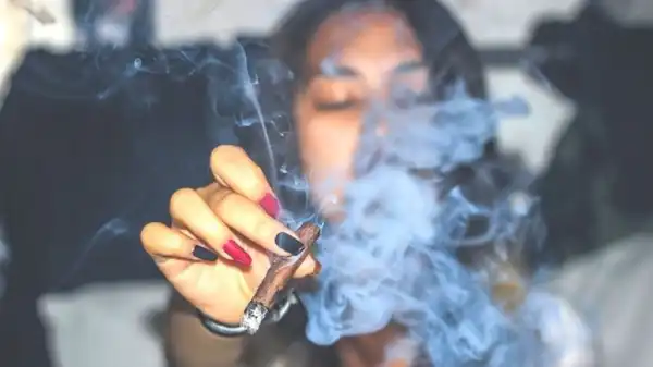 How smoking weed affects your vagina, sex