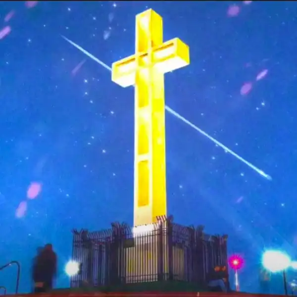 Adam Snow Ft. Youngxdre – Can’t Fall In Love