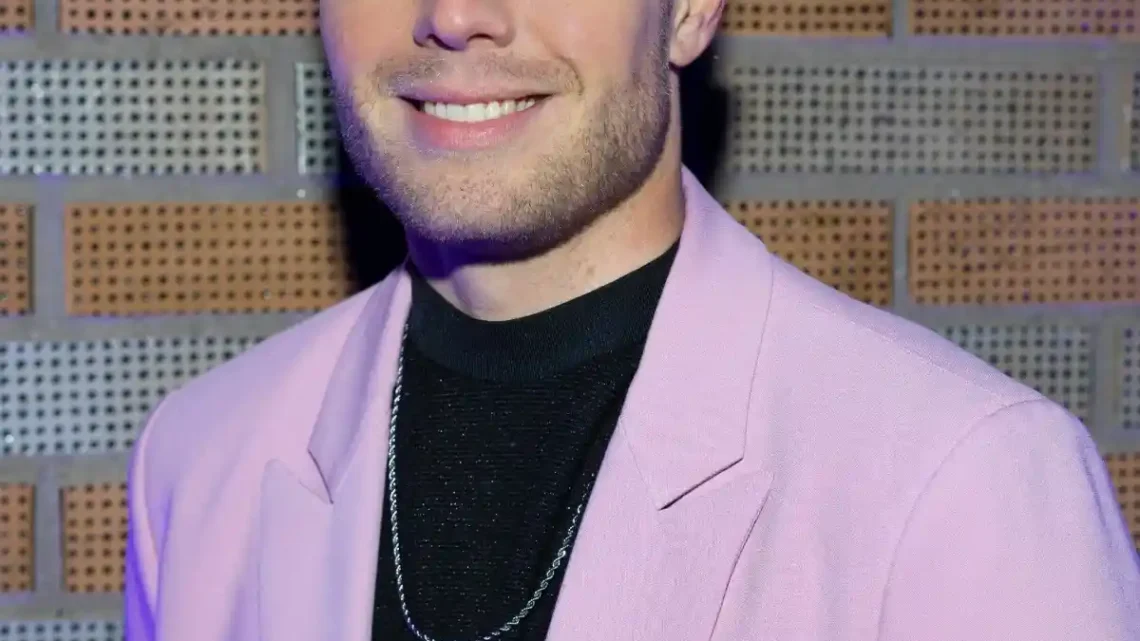 Biography & Career Of Herman Flesvig