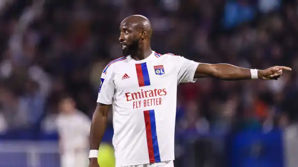 Aston Villa in talks with Lyon