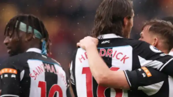 Newcastle defender Fernandez missing for Christmas programme