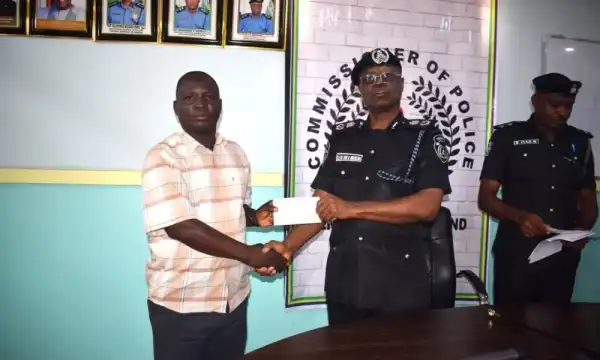 Benue: Police present insurance cheques to families of deceased officers