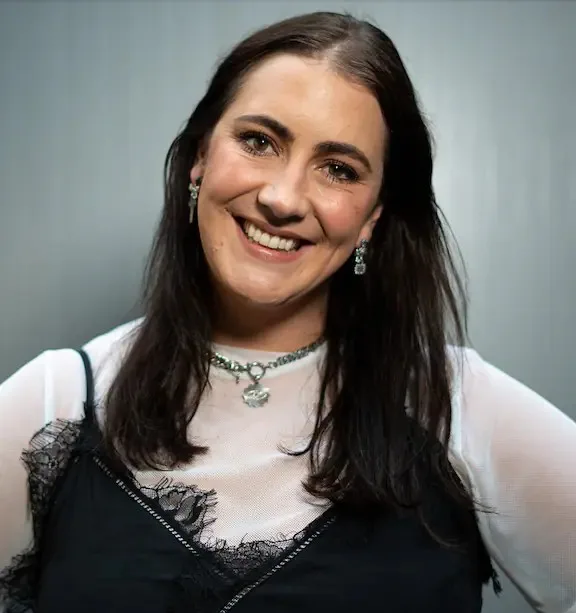 Biography & Net Worth Of Hayley Sproull