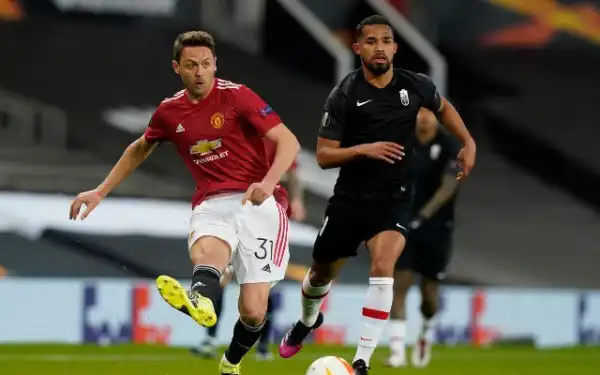 West Ham line up surprise midfielder signing from Premier League rivals