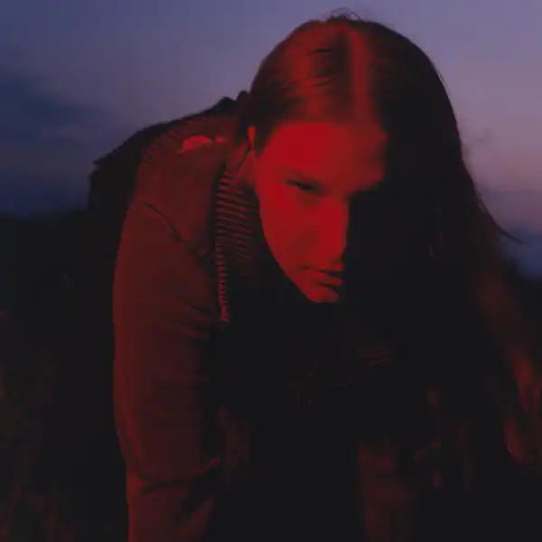 Chloe George – Outward