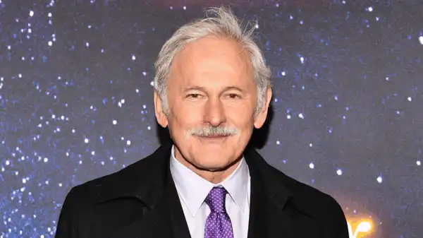 Age & Career of Victor Garber