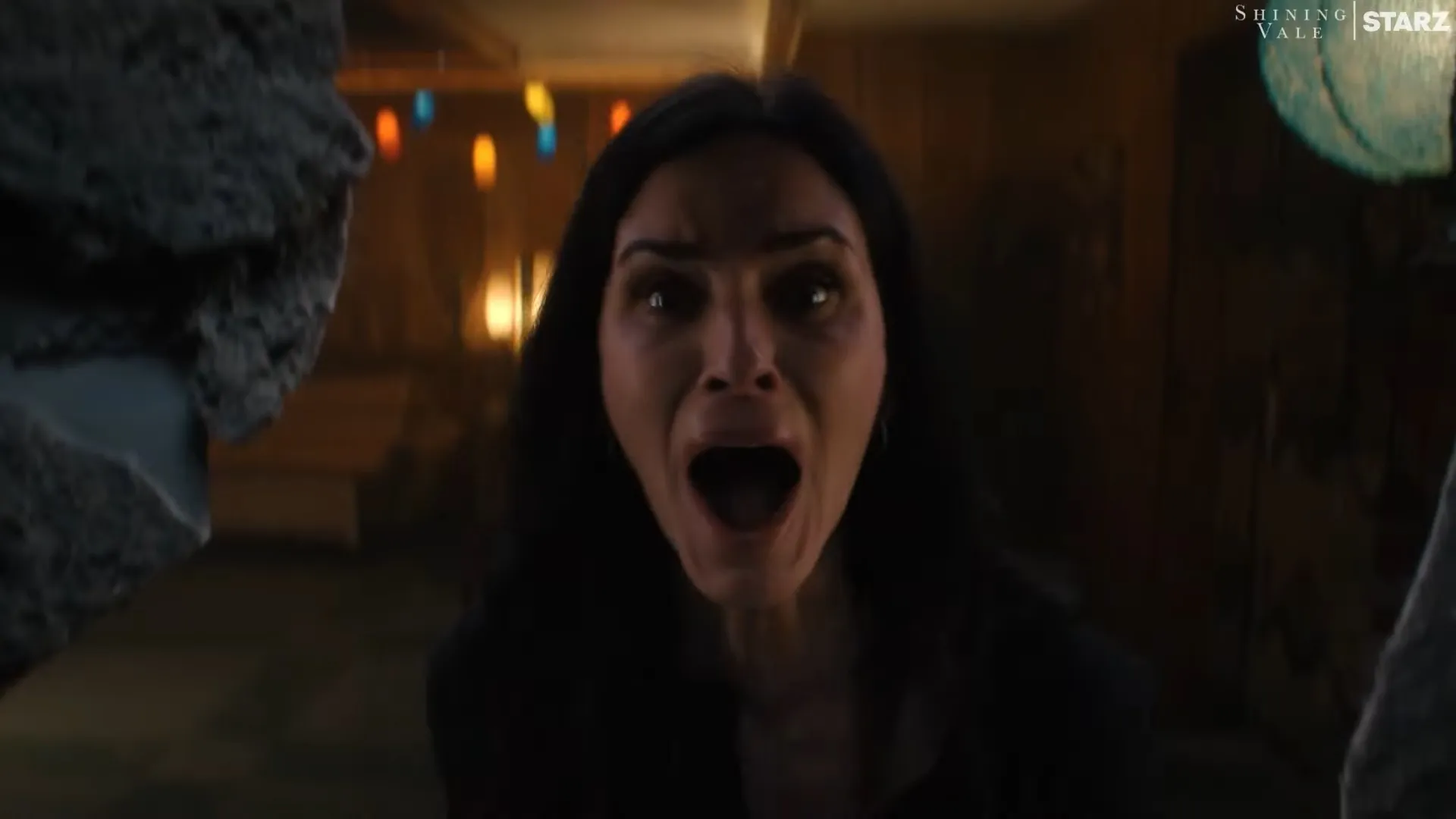 Shining Vale Season 2 Trailer: Courteney Cox’s Psychic Ability Becomes a Family Affair