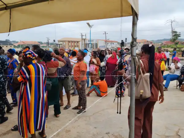 Osun Decides: ‘We’ve been here since 7:00 am’ – Voters protest delay