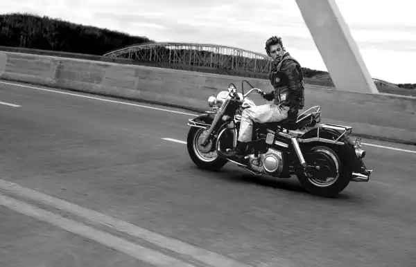 The Bikeriders Photo Unveils First Look at Austin Butler in ’60s-Set Drama