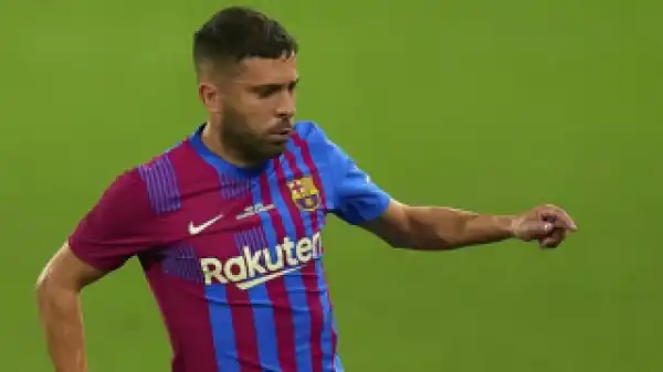 Jordi Alba agrees wage reduction at Barcelona
