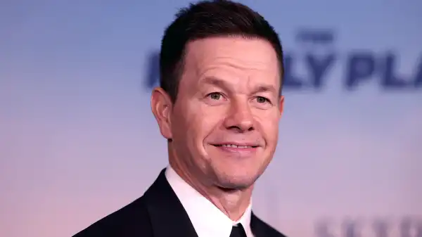 The Union First Look Shows off Mark Wahlberg & Halle Berry-Led Thriller