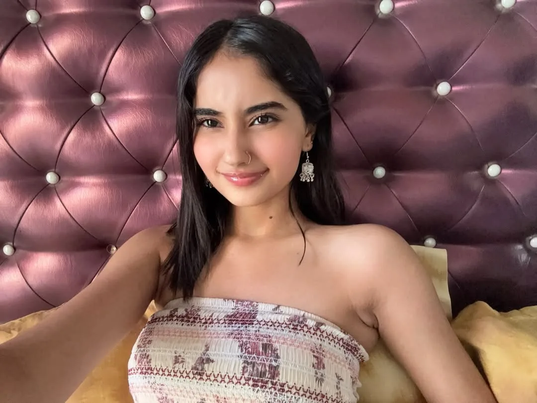 Age & Net Worth Of Chahat Tewani