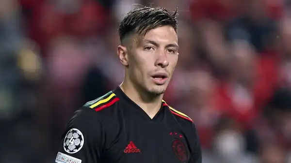 Man Utd reach broad agreement to sign Lisandro Martinez for €55m