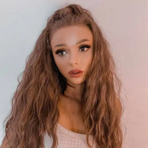 Biography & Career Of Weronika Heck