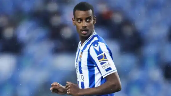 Arsenal target Isak returns to Spain after London trip
