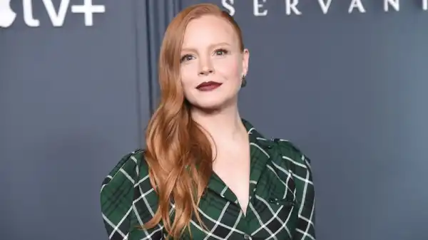 Lauren Ambrose Joins Yellowjackets Season 2 as Adult Van