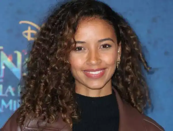 Net Worth Of Flora Coquerel