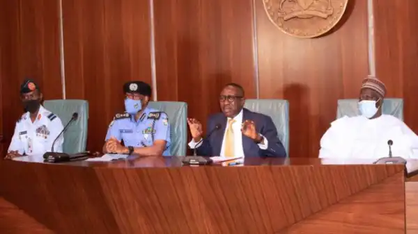 Your best not good enough, Buhari chides service chiefs