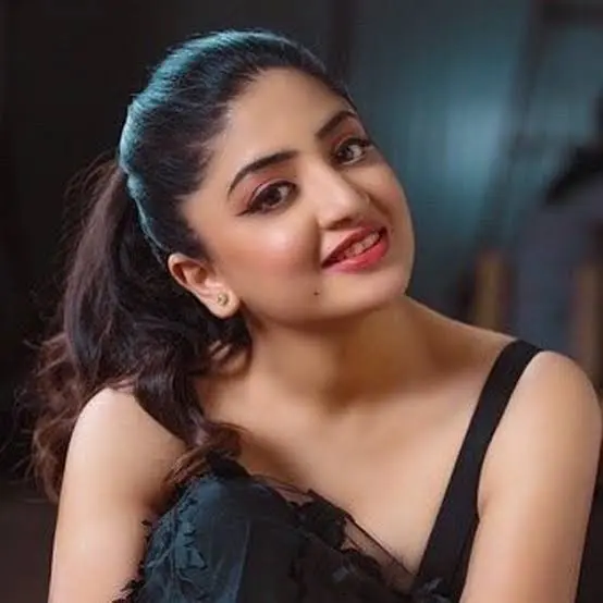 Age & Career Of Poonam Kaur