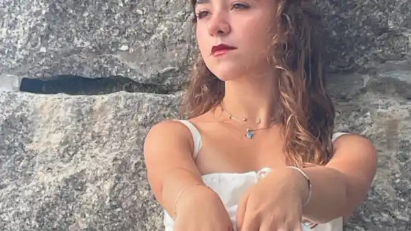 Age & Career of Olivia Edward