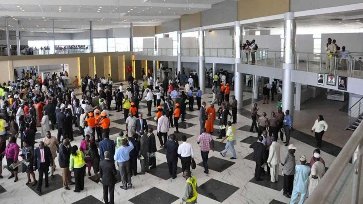 Man nabbed for failing to declare £8,020, $704 at Lagos airport ​