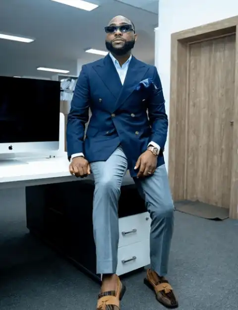 “You slapped me just because I tried to take a selfie with you” – Man calls out Davido