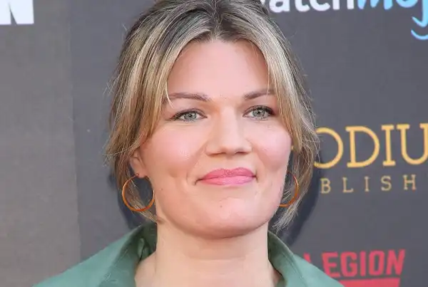 Horror Thriller Dollhouse To Be Directed By  Emma Tammi