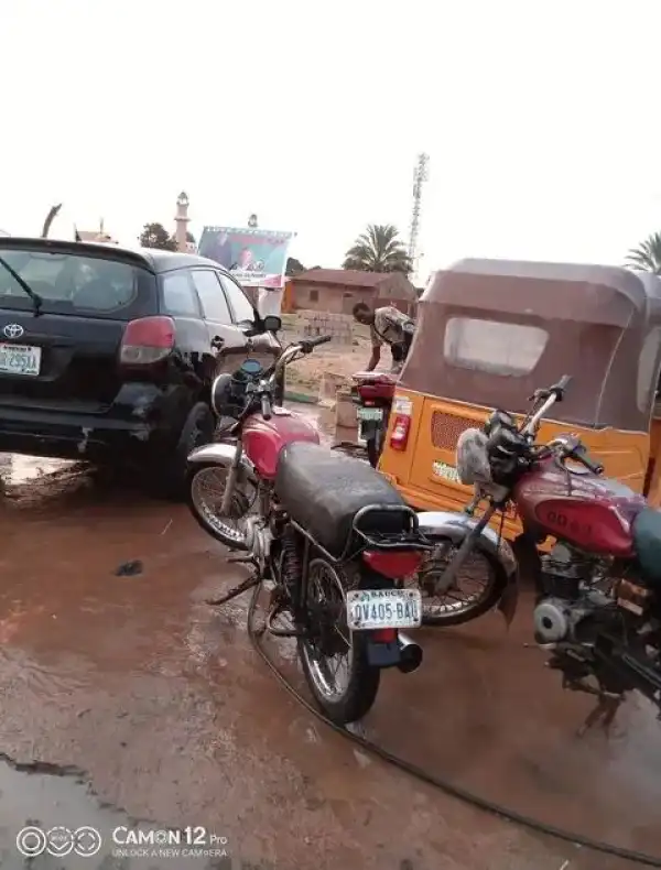 A Northerner Opens Free Car Wash In Support Of Peter Obi In Bauchi State.