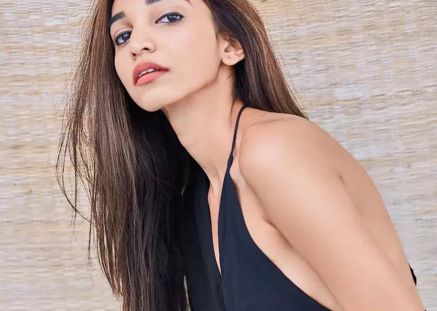 Biography & Net Worth Of Juhi Godambe