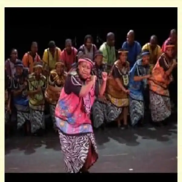 Soweto Gospel Choir – Thina Simnqobile
