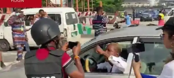 #EndSARSMemorial Starts With A Car Procession At Lekki Tollgate