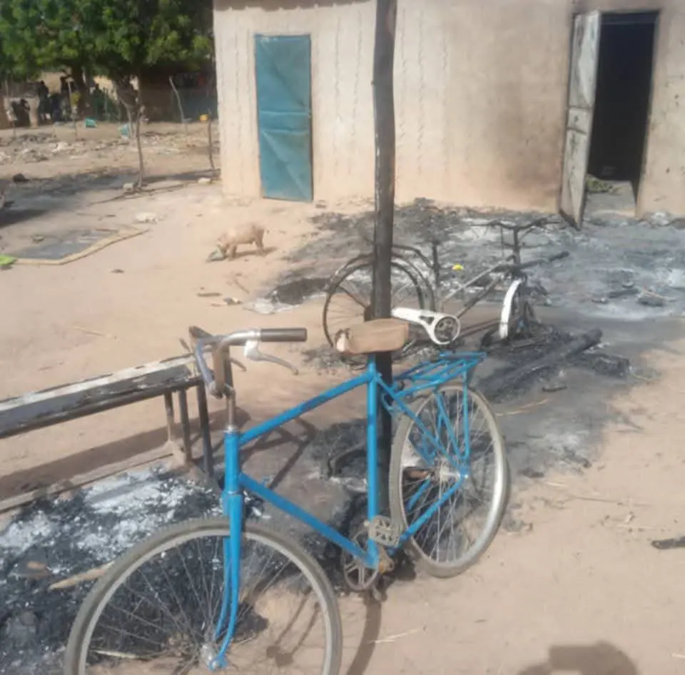 Armed group burns homes, shops in fresh attack on Niger Republic town