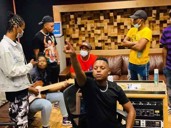 ThackzinDJ & Tee Jay – Wena Ungowam ft. Azana & Moscow