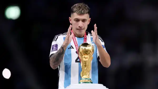 Erik ten Hag sends frustrated Lisandro Martinez message over World Cup celebrations