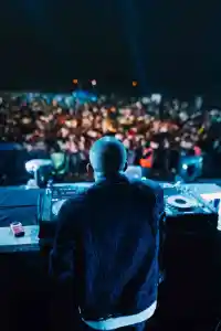 Kwesta & Kabza De Small – K’shubile Ft. Masterpiece Yvk