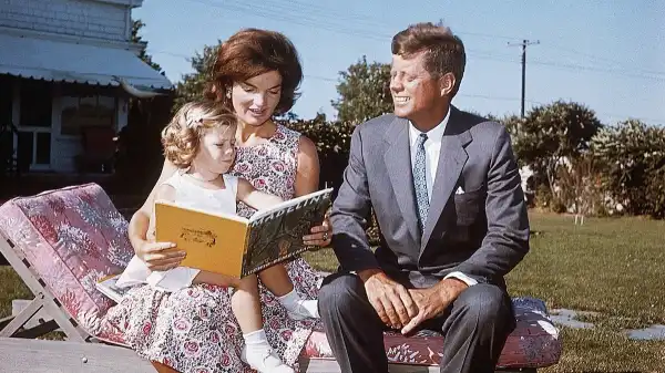 FX’s JFK Show American Love Story Finds Its Jackie & Caroline Kennedy