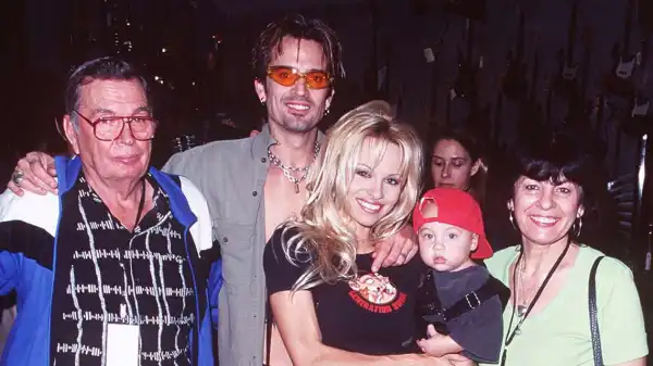 Biography & Career Of David Lee Thomas Bass