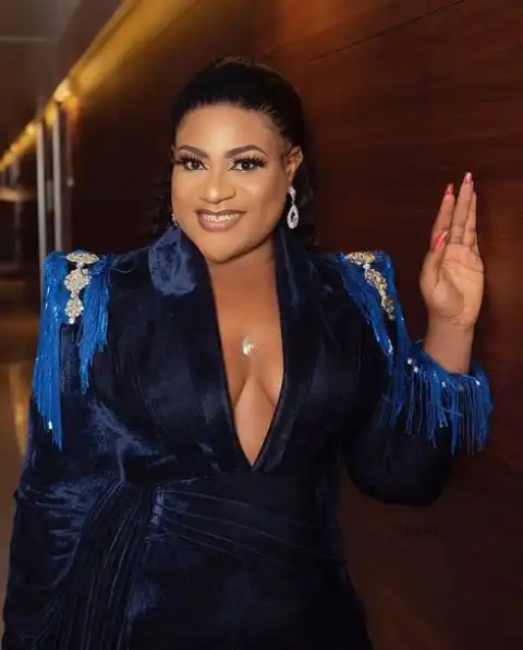 Drama As Actress Nkechi Blessing Clashes With Thugs On Movie Set (Video)