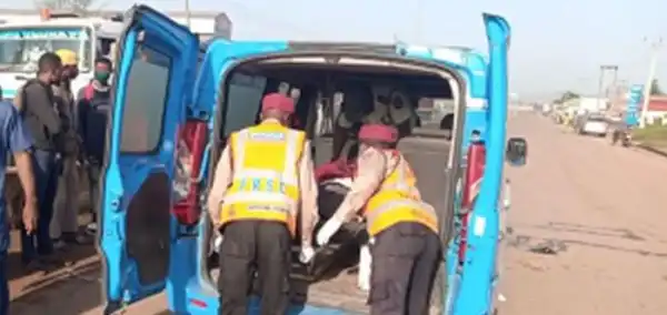 SHOCKING!!! Two Dead, Eight Injured In Benin-Ore Road Crash