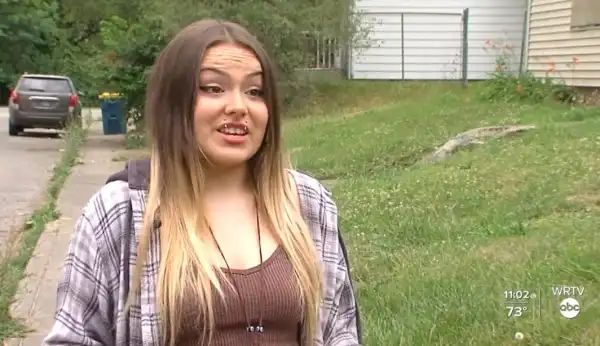 ‘You was too pretty to rob’ Gunman robs woman then goes on Facebook to ask her out