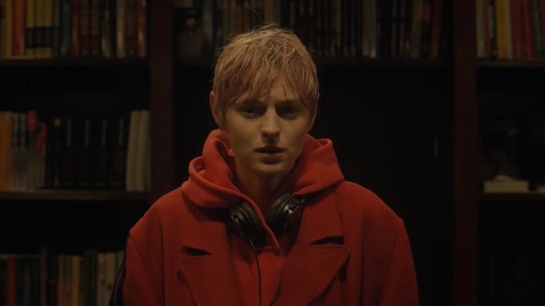 Murder at the End of the World Teaser Trailer Introduces Emma Corrin as a Gen Z Sherlock Holmes