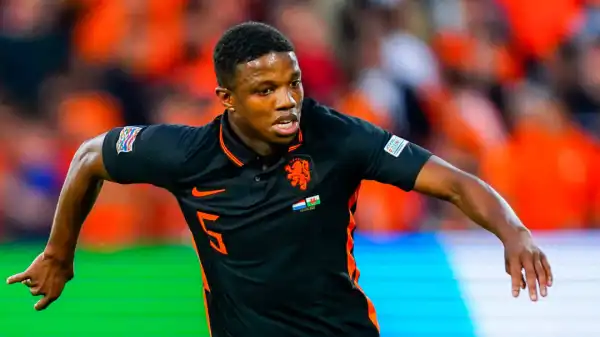 Man Utd given permission to talk to €15m Feyenoord left back Tyrell Malacia