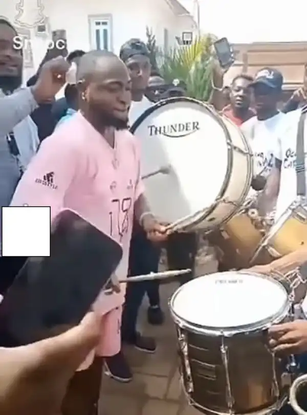Davido Spotted Playing Drum Like a Professional, Entertains People (Video)