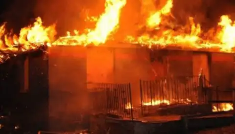 Goods worth millons of naira destroyed as fire ravages shops in Ibadan market