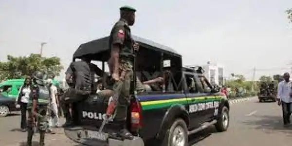 Police rescue man who was almost killed by a mob after he was found with a dead child in Lagos