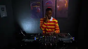 Romeo Makota Ft. Dalie, Tjina, Imnandi lento, Ka Valungu & Peacock – Amapiano Mix 2023 (13 October)