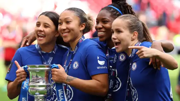 Lauren James signs long-term contract with Chelsea