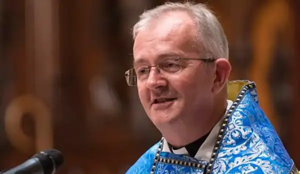 US priest tests positive for coronavirus after shaking hands with over 500 worshippers